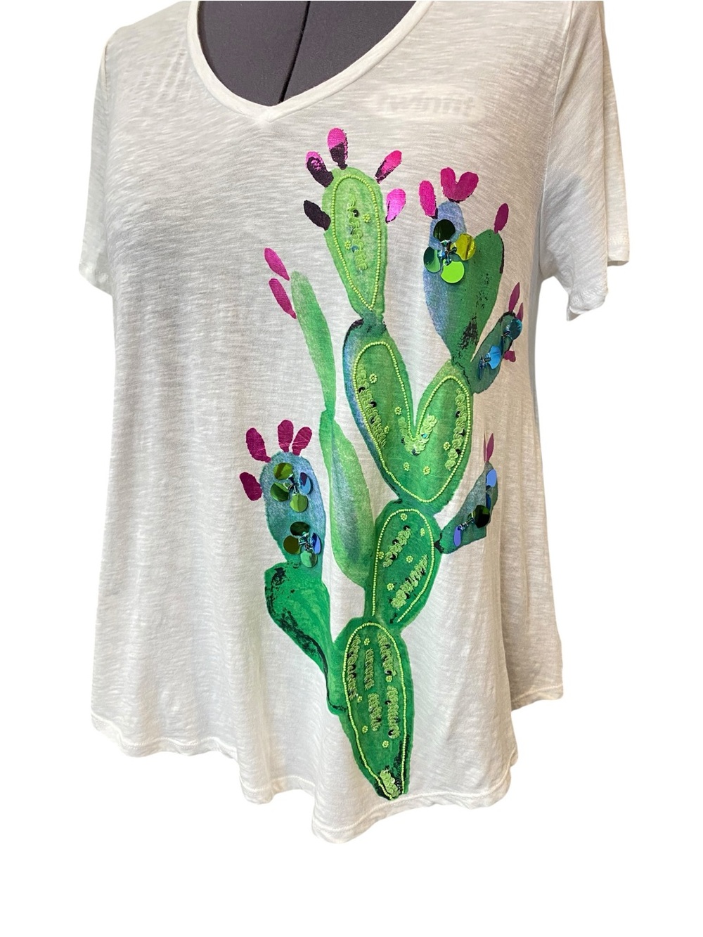 CROWN & IVY Curvy Women plus size 0X White Lightweight V-Neck Cactus Graphic Tee